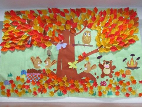 折り紙などで紅葉や森の動物たちを作成した手作りの作品