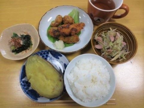 「サービス付き高齢者向け住宅まほうの家」のお食事。手作りのお食事を提供している。