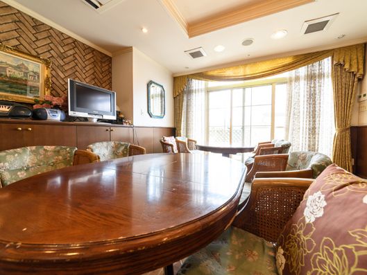 カフェラウンジ