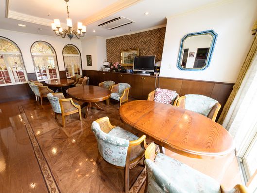 カフェラウンジ