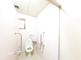 バリアフリーのトイレ施設内部