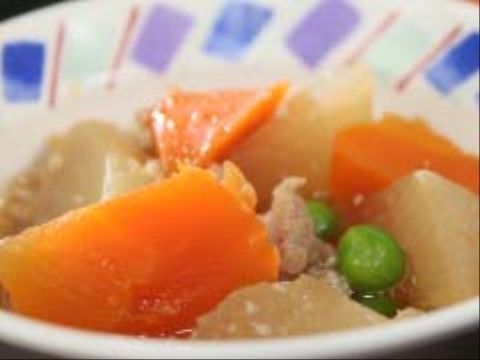 入居者様の楽しみの一つでもある食事は、毎日おいしく食べていただけるように栄養だけでなく美味しさにも気を配っている。