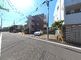 静かな住宅街の通り