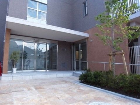 入居者を迎えるエントランス
