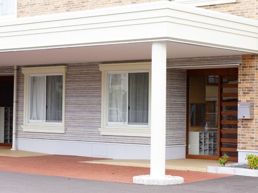 スロープ付きで移動も安心