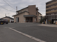 静かな居住区にある介護施設