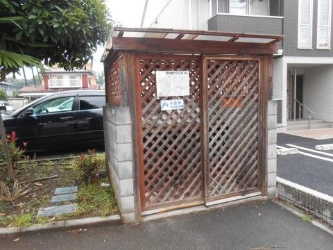 「オアシスらんど相模原」のゴミ置き場。溜まったゴミは、ゴミ置き場へ捨てる。