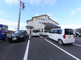 外観が見える施設の全景
