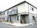 ２階建てでスッキリとした外観の、一般の集合住宅のような施設である。玄関口はスロープとなっており、お身体が不自由な方にも使いやすい構造である。