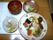 お食事は施設内で調理しており、出来立てを召し上がっていただける。盛り付けや器にも気を配り、見た目も楽しんでいただける。