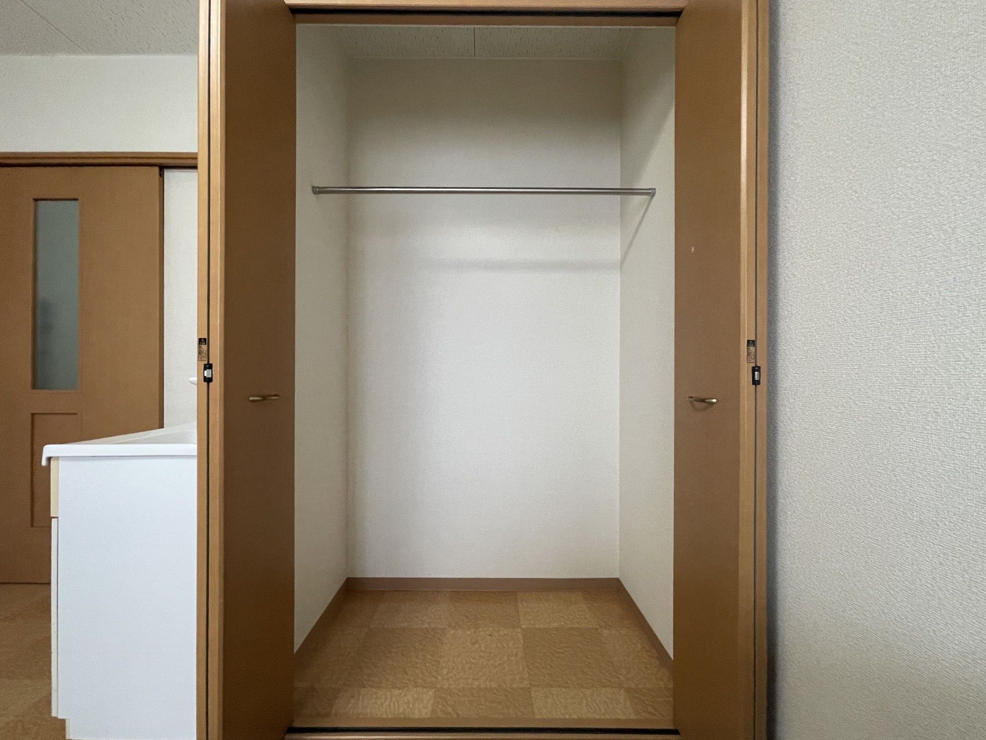 ゆったりとした個室のクローゼット