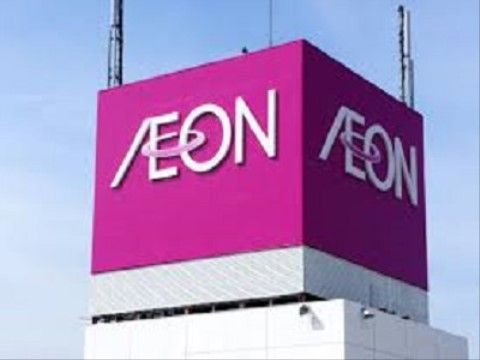 大型商業施設が近くにある。食料品や服飾品など、必要なものをすぐに購入することができるので、とても便利である。
