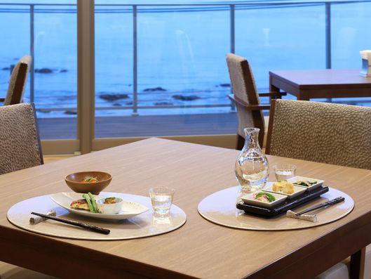オーシャンビューのダイニングレストラン
