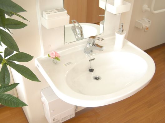 車いす対応洗面台