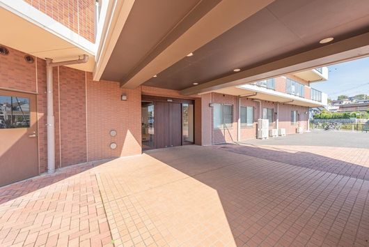 外観エントランス