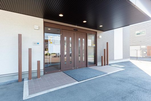 外観エントランス