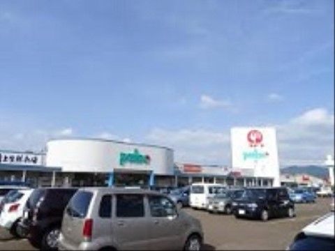 ホームセンターである。施設の菜園で農作業を行う際に必要な種、スコップ、肥料などの用品を購入することができ便利である。