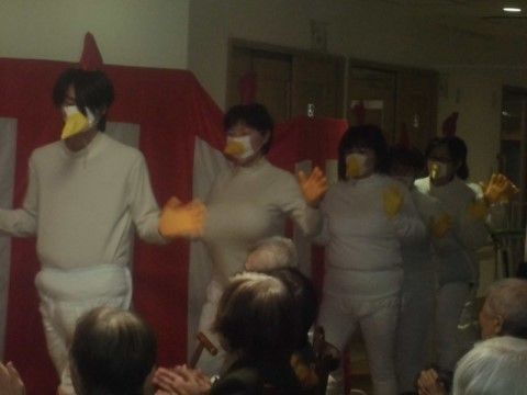館内では、さまざまなイベントが行われている。スタッフが協力し合い、時には変装もして場を盛り上げている。