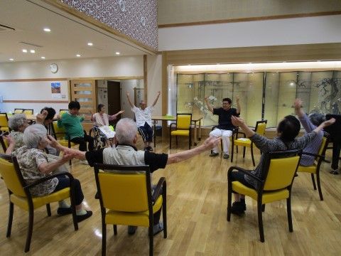 オシャレで広いホールを使って日常的に行なっているゲーム大会