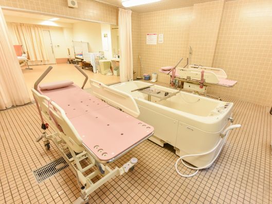 身体の不自由な方も安心の浴室