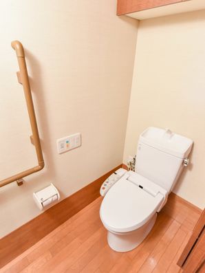 フローリングのトイレ