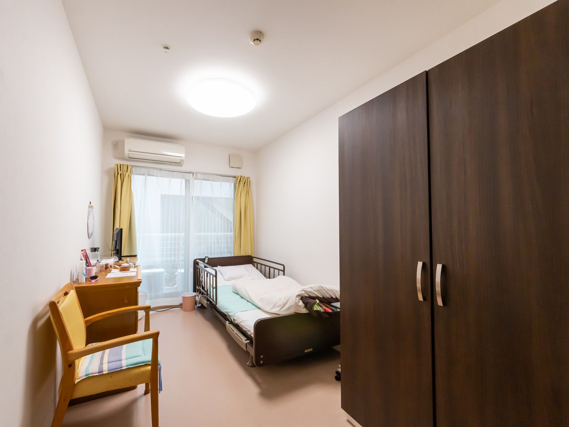 落ち着いた個室の様子