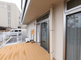介護施設の屋外と建物