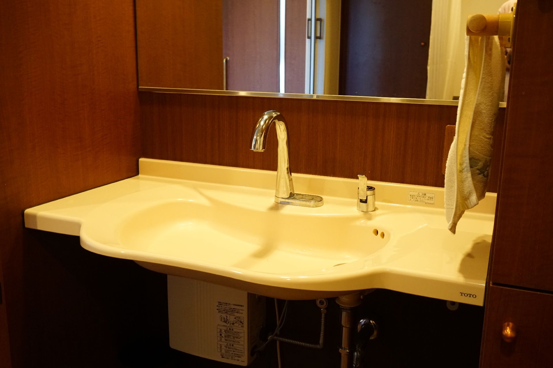 入居者が共同で使用し、手洗いや歯みがきの際に利用されている洗面台