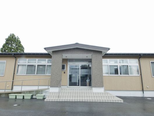 玄関アプローチ