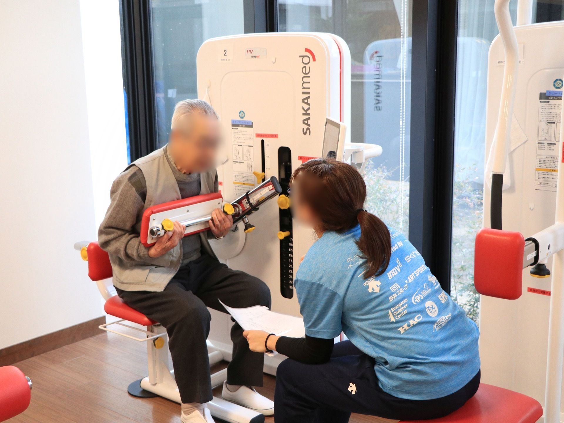 健康運動指導士による指導を受けることができる。健康維持や介護予防につながるように、さまざまな器具を備えている。