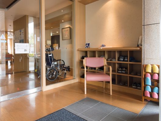 施設・玄関