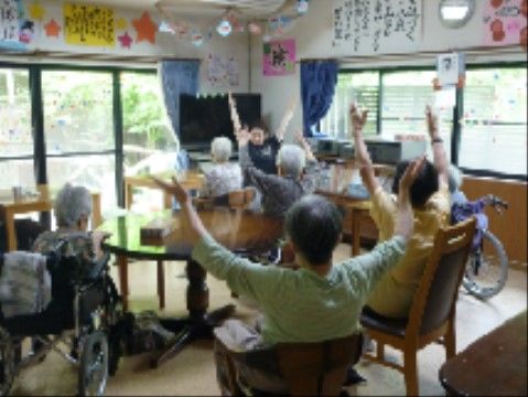 入居者様同士が仲良く楽しめる企画を考案している。スタッフがいろいろ工夫して、飽きが来ないよう工夫している。