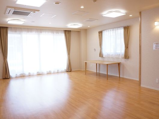 明るく広々とした多目的スペース