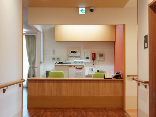 スタッフ常駐カウンタースペース