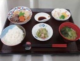 ご飯と味噌汁がセットになったメニュー