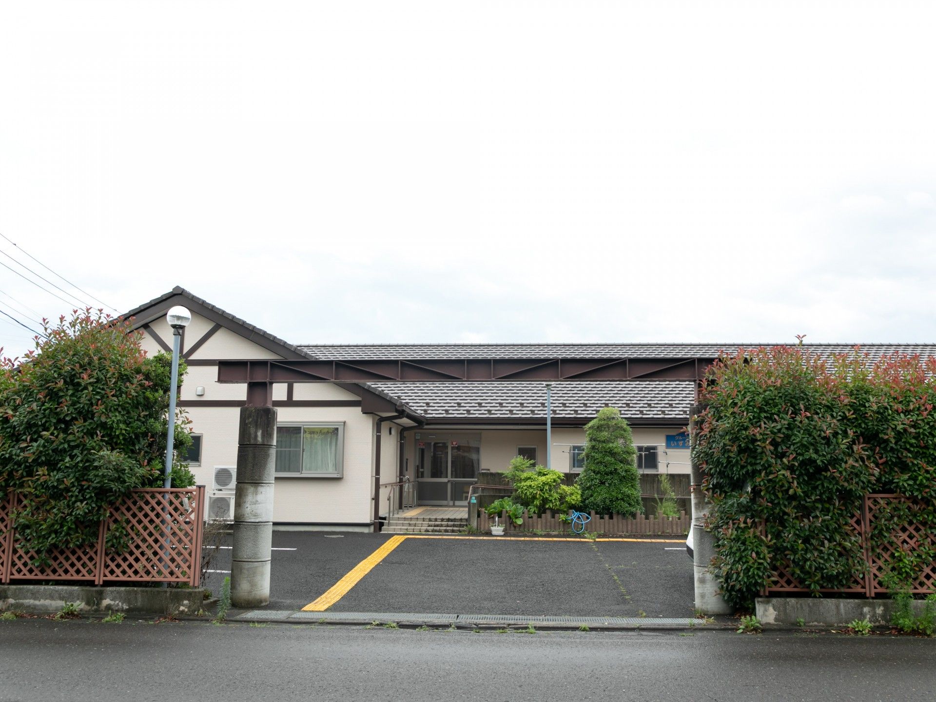 ゆったりとした玄関前