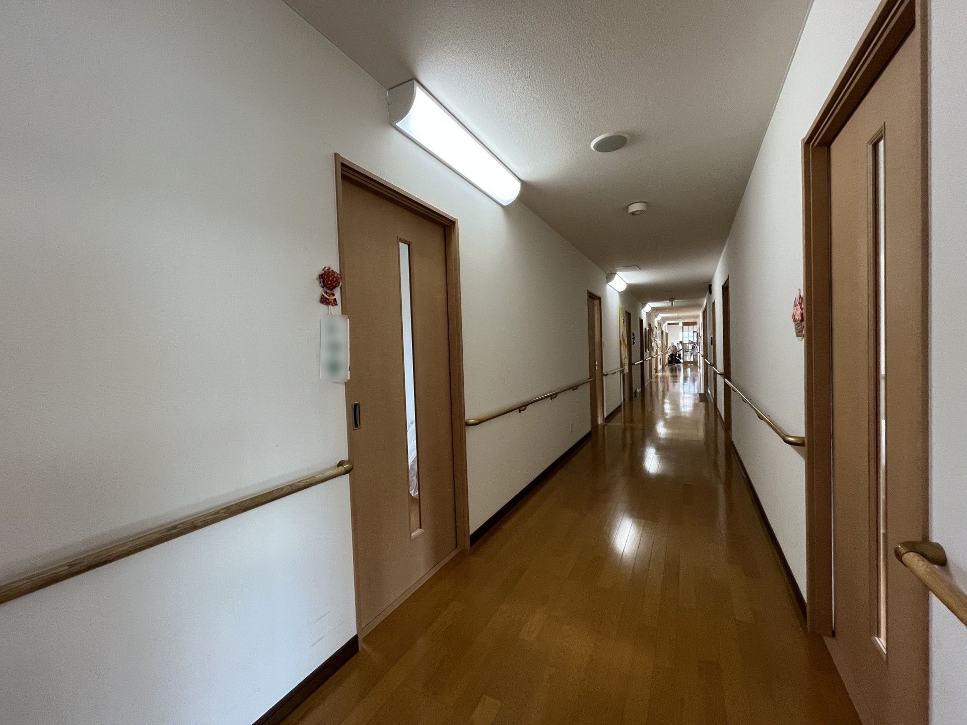 手すりのある廊下