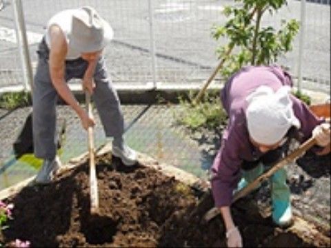 庭で活動する利用者様