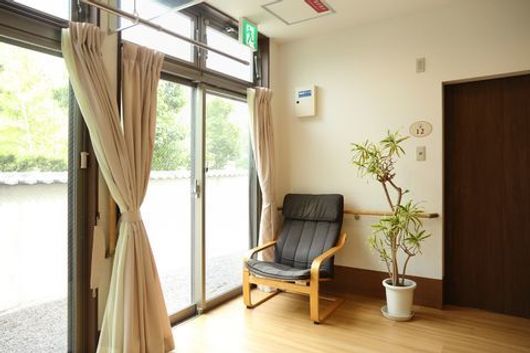 光差し込む室内