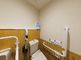 バリアフリー設計のトイレ空間