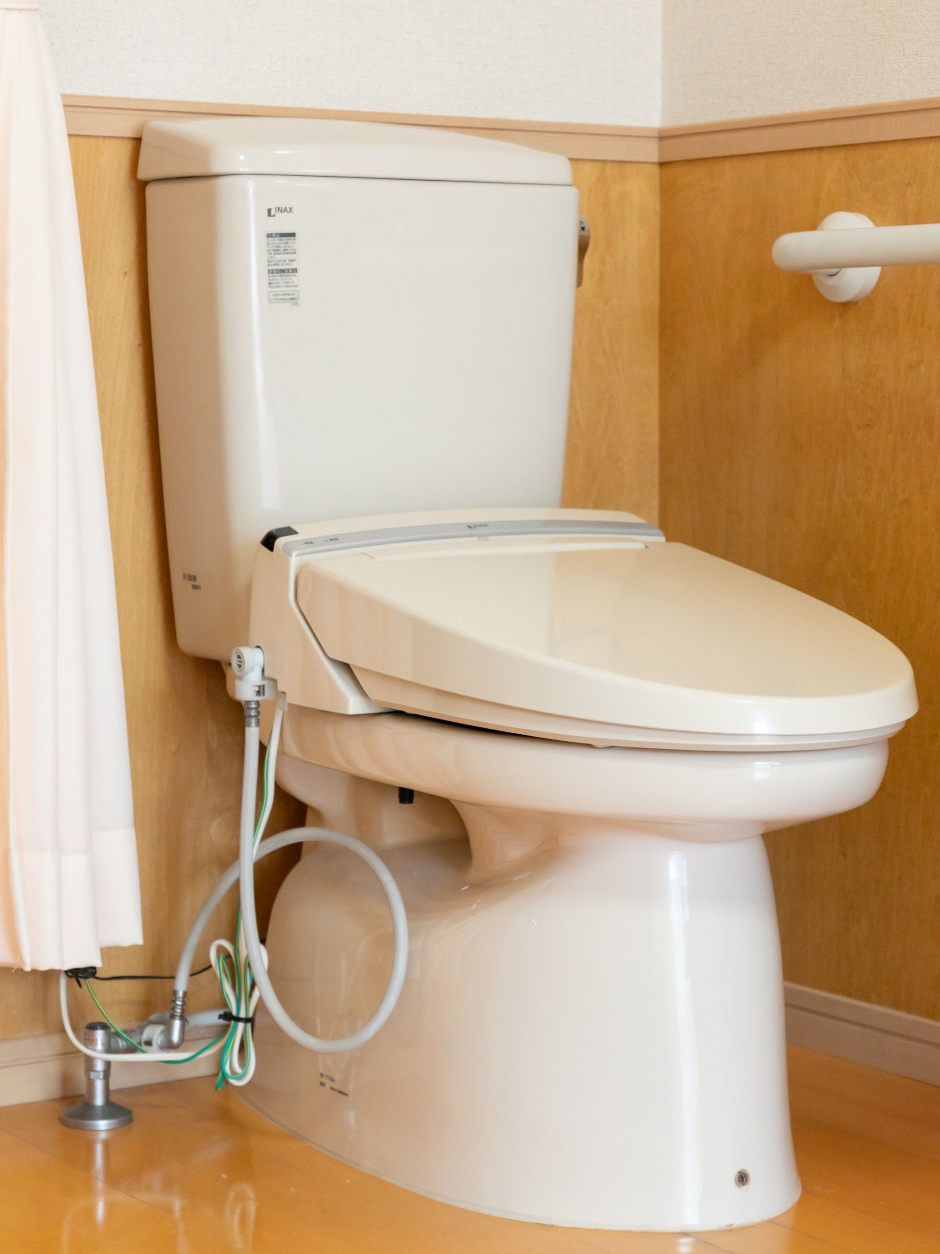 手すり付きトイレ設備