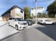 静かな住宅街にある施設の外観