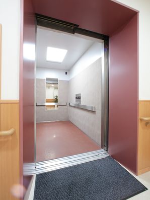 エレベーター内