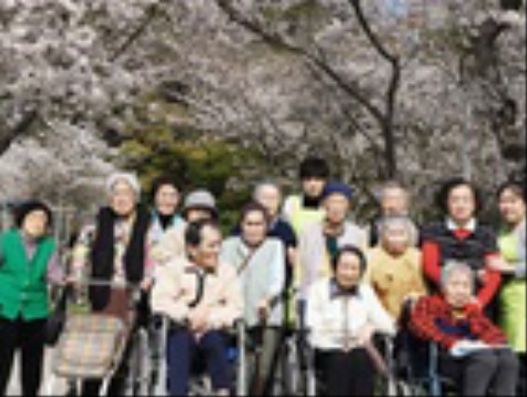 ご利用者様とスタッフ