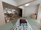 介護施設の居間と廊下の光景