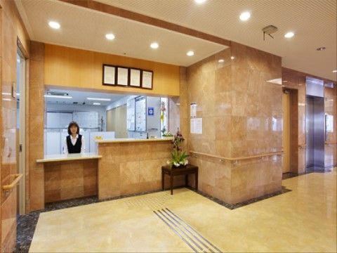 応対する受付の様子