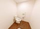 清潔感のある明るいトイレ空間