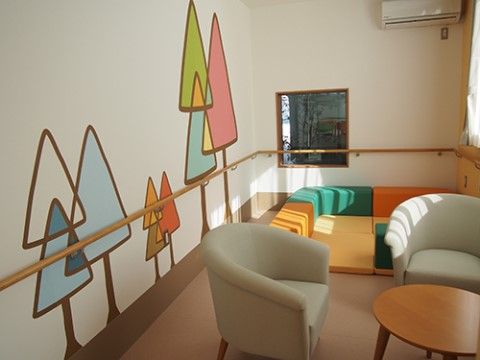施設内に用意されたキッズスペース。お子様をお連れのご家族も気兼ねする事なく安心して過ごしていただける。