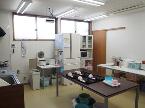 施設にて提供しているお食事を作る厨房スペース。栄養バランスや食べやすさを意識してメニューが組まれている。