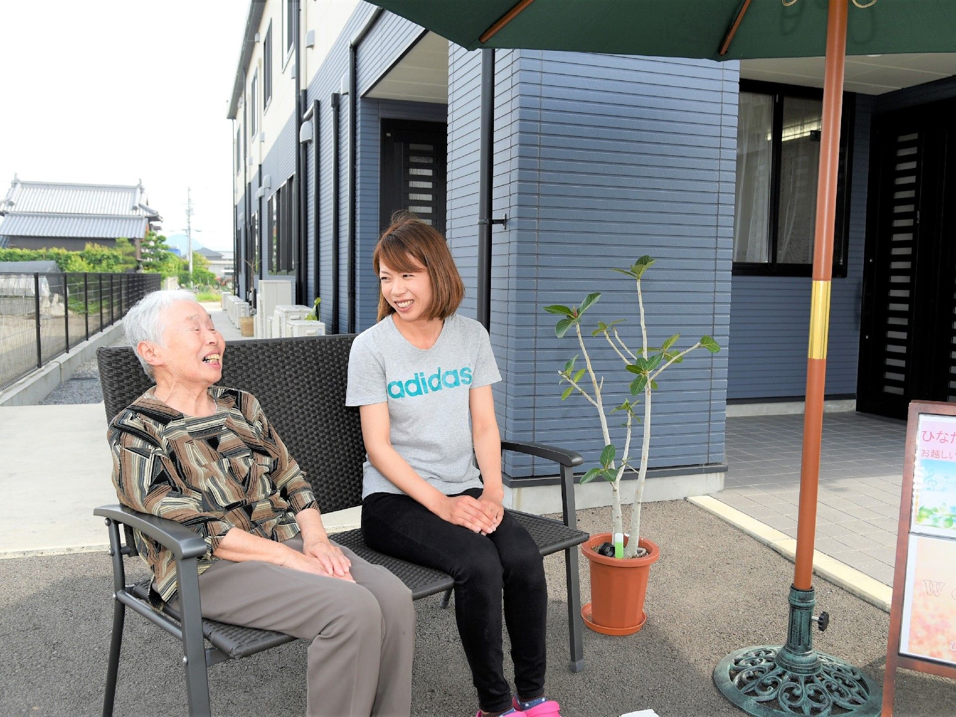 住宅型有料老人ホームひなたの家備前の共有スペース。リーズナブルな価格で入居できる仕様になっている。